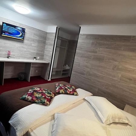 קאמפולונג מולדובנסק Royal Bucovina Residence Adults Only-Self Check-In מראה חיצוני תמונה