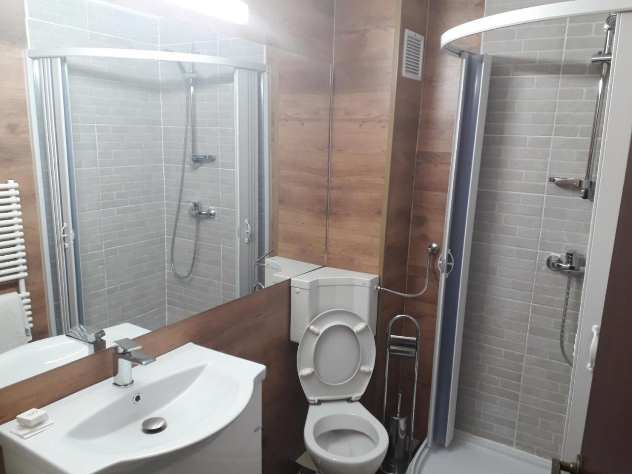 קאמפולונג מולדובנסק Royal Bucovina Residence Adults Only-Self Check-In מראה חיצוני תמונה