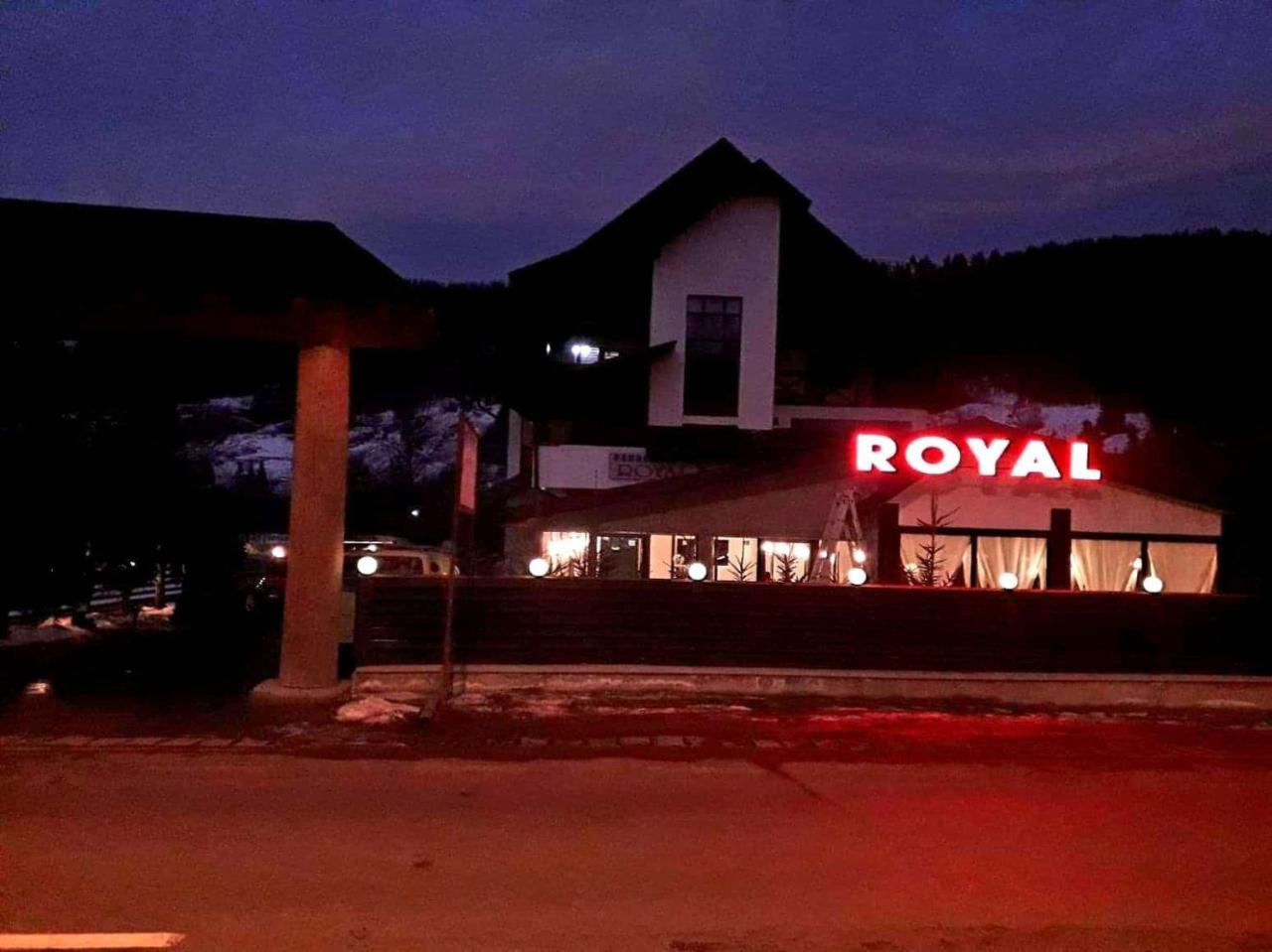 קאמפולונג מולדובנסק Royal Bucovina Residence Adults Only-Self Check-In מראה חיצוני תמונה